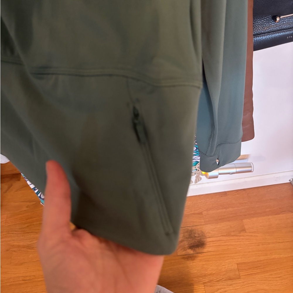 Lululemon Ready to Rulu Pullover in the color Green Twill - Picture 3 of 8